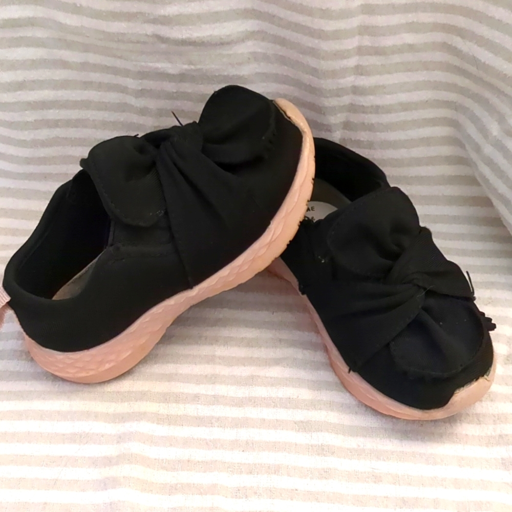 6T toddler black slip on shoes